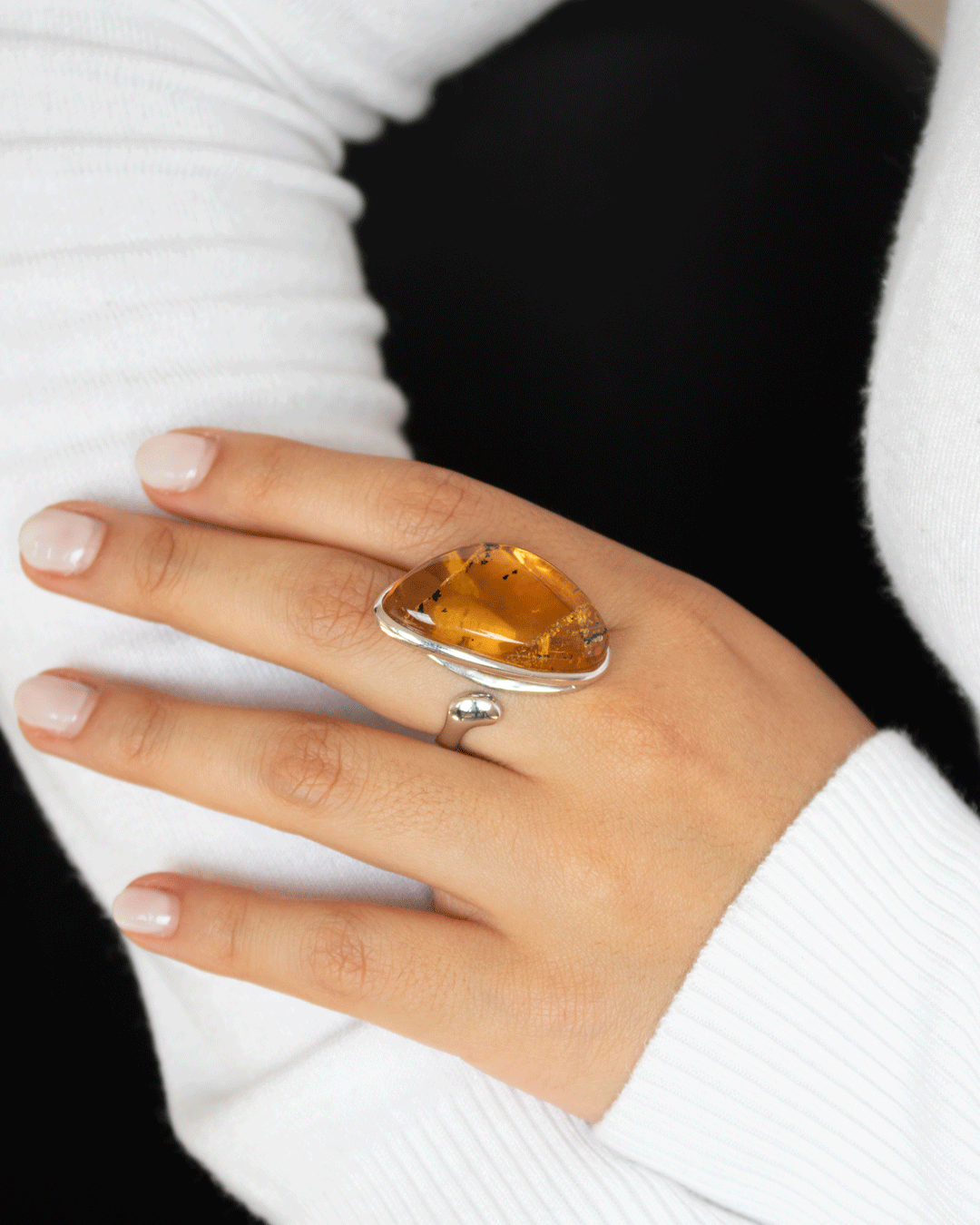 Anillo de Plata con Ámbar