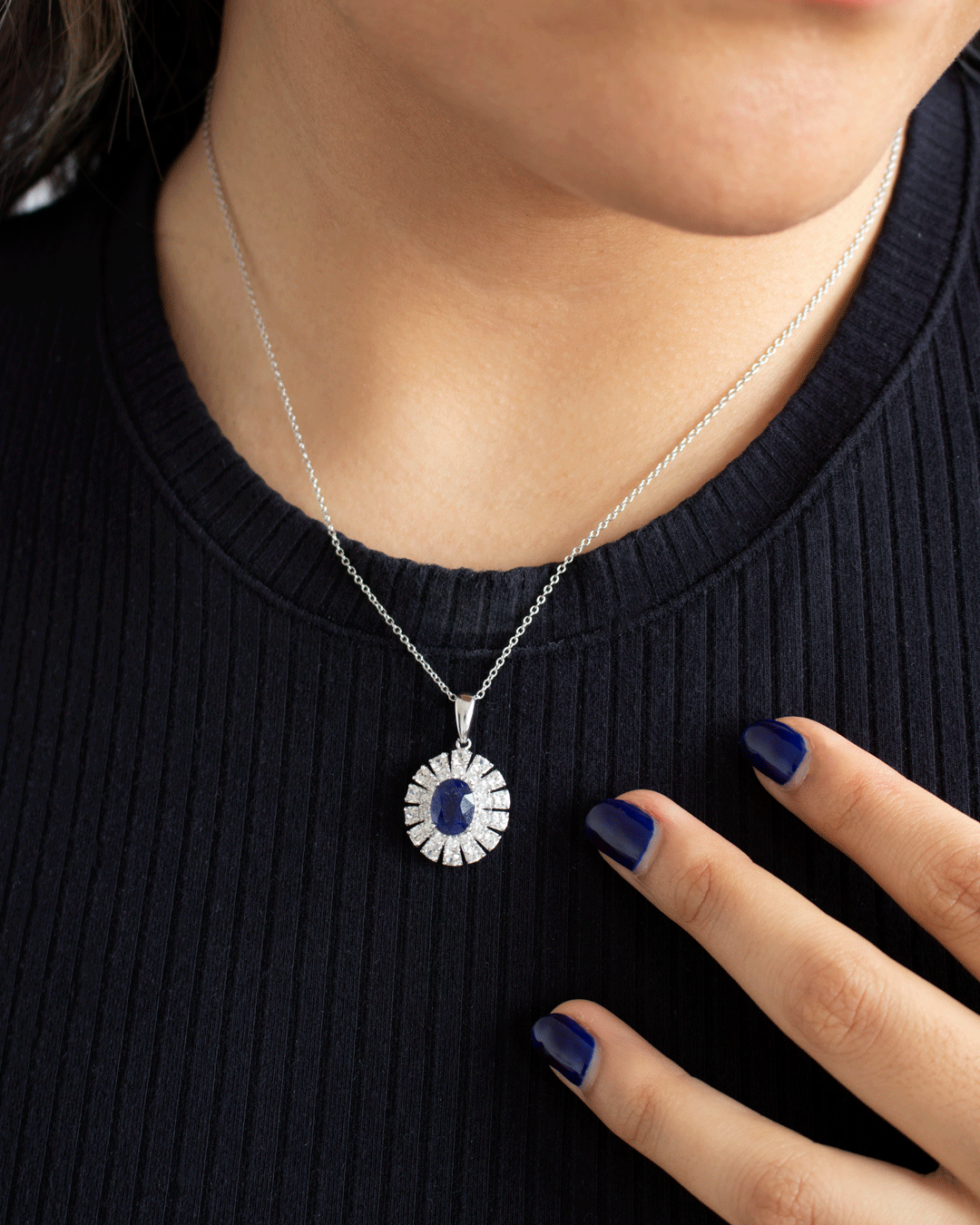 Gargantilla de Plata con Zafiro Azul