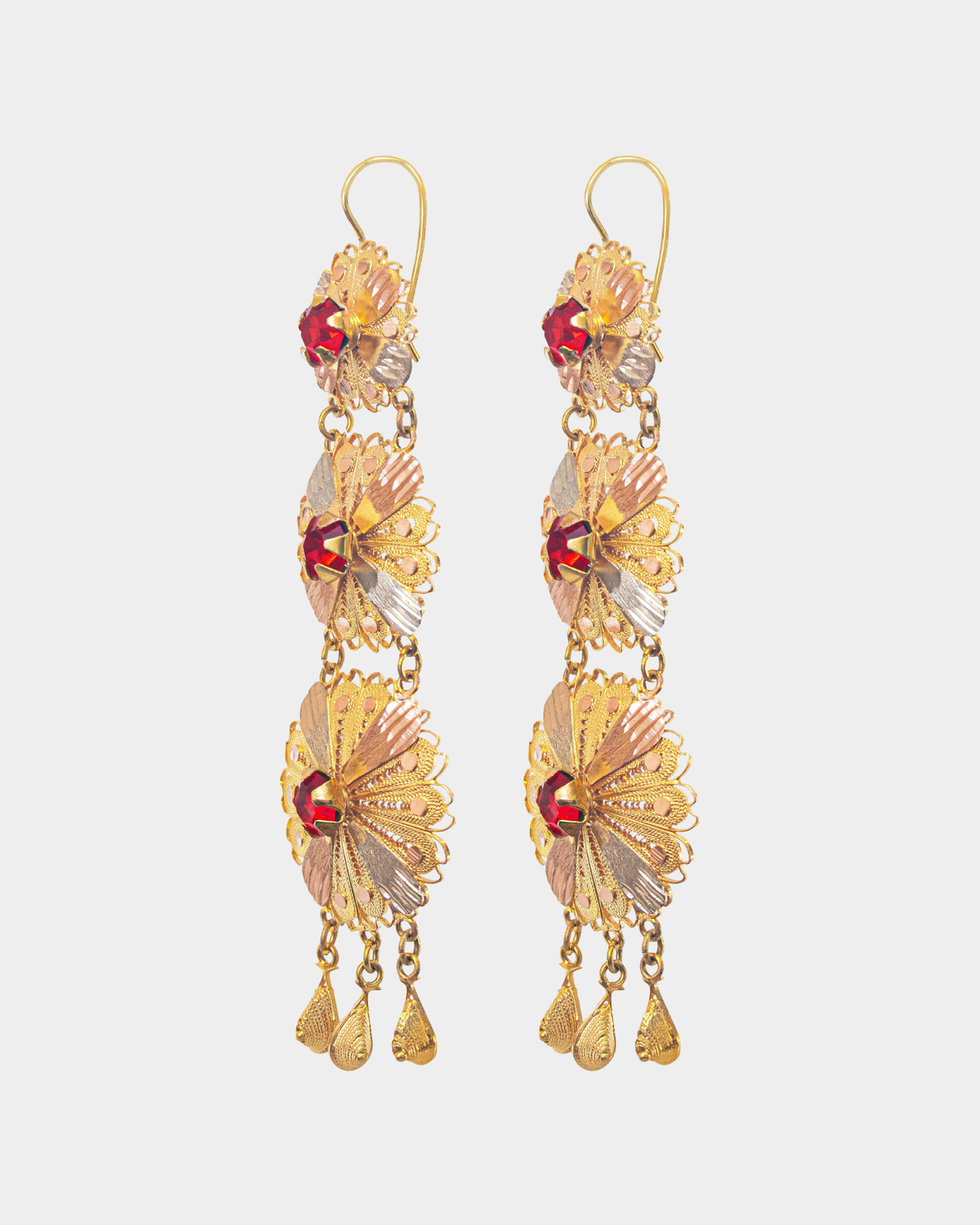 Aretes de filigrana con roseta triple tres oros 10k