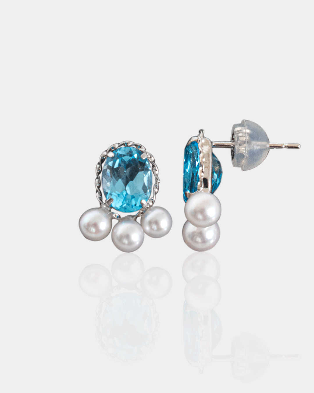 Broquel con Perlas Blancas y Piedra Aguamarina