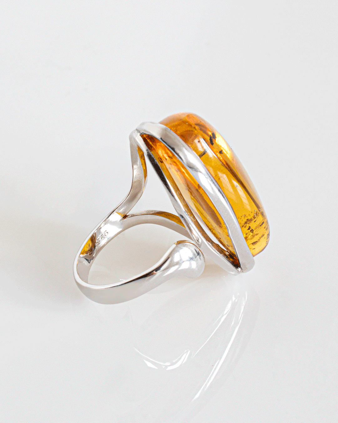 Anillo de Plata con Ámbar