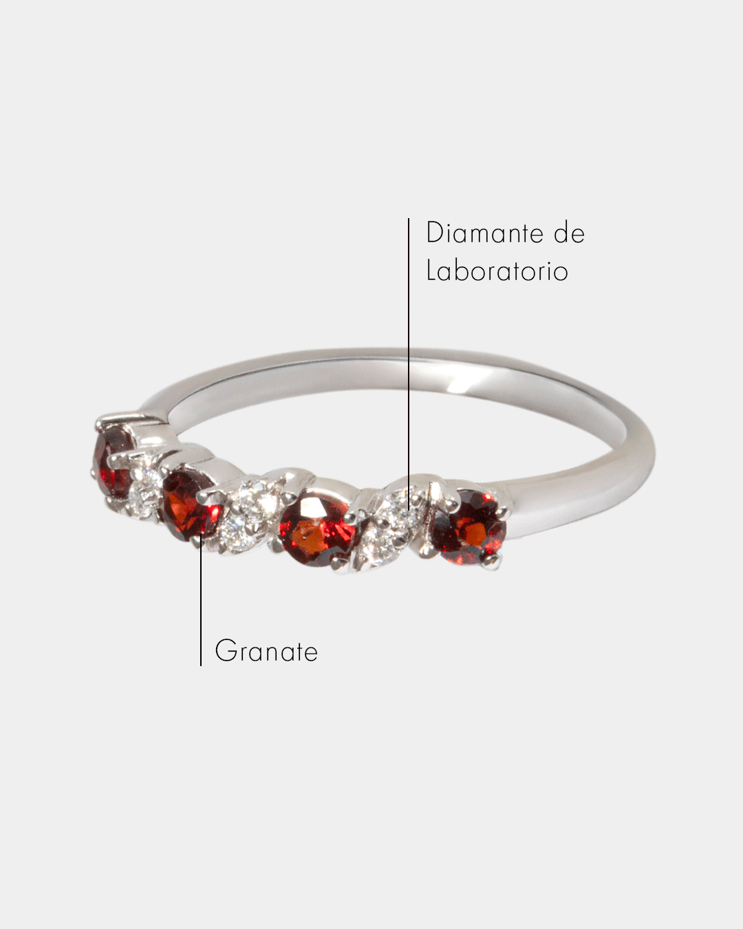 Anillo de Oro con Diamantes y Granate