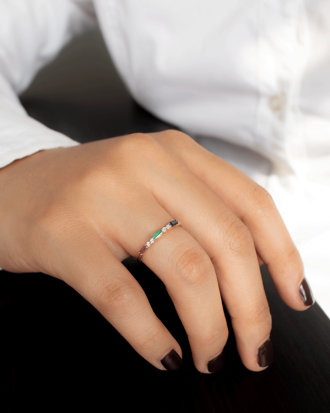 Anillo de Oro con Diamantes y Piedras Naturales