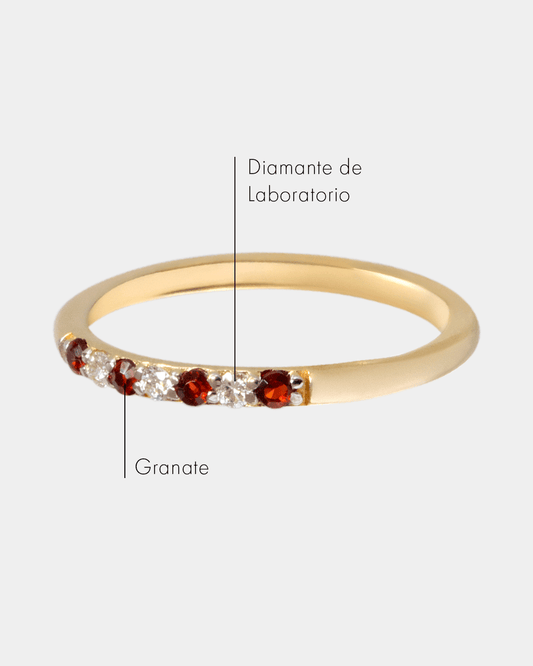 Anillo de Oro con Diamantes y Granate