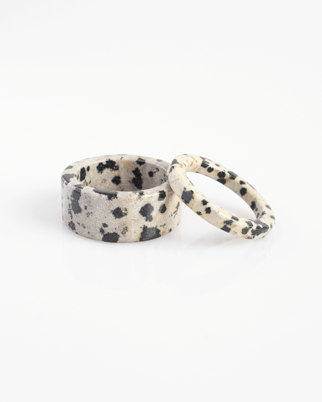 Anillo de Piedra Natural Jaspe Dálmata Delgado