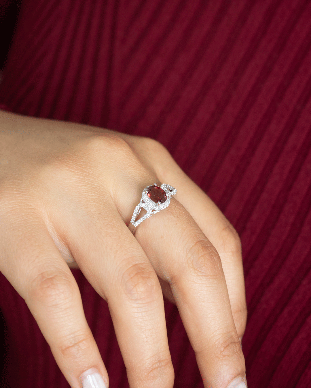 Anillo de Plata con Granate