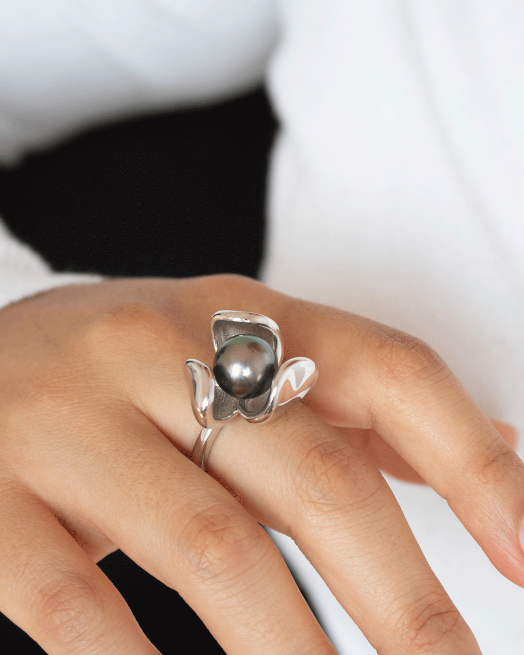 Anillo de Plata con Perlas Negra