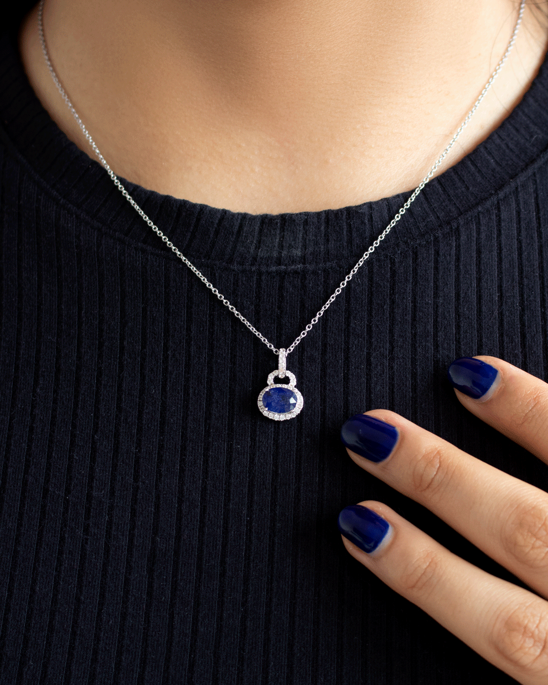Gargantilla de Plata con Zafiro Azul