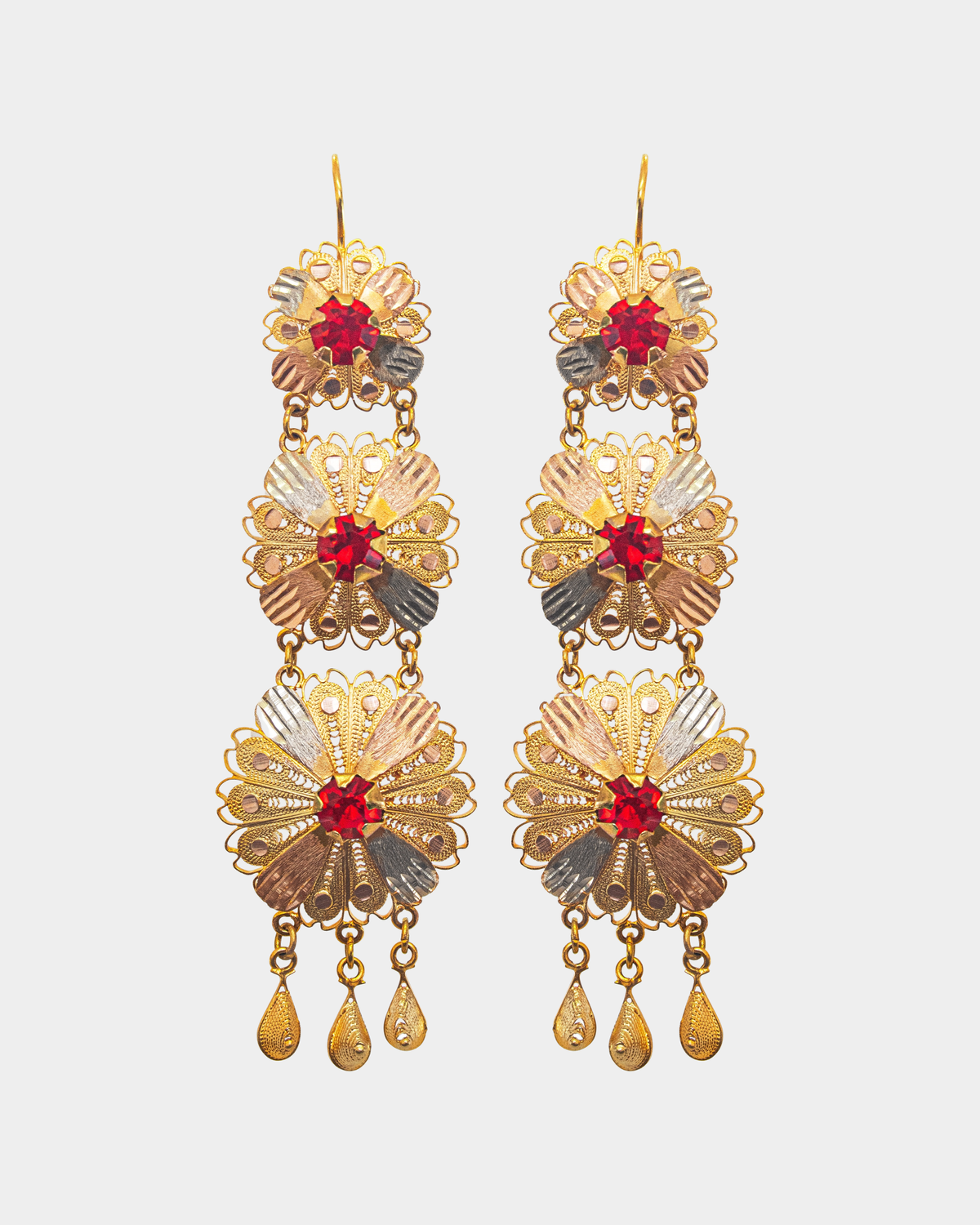 Aretes de filigrana con roseta triple tres oros 10k