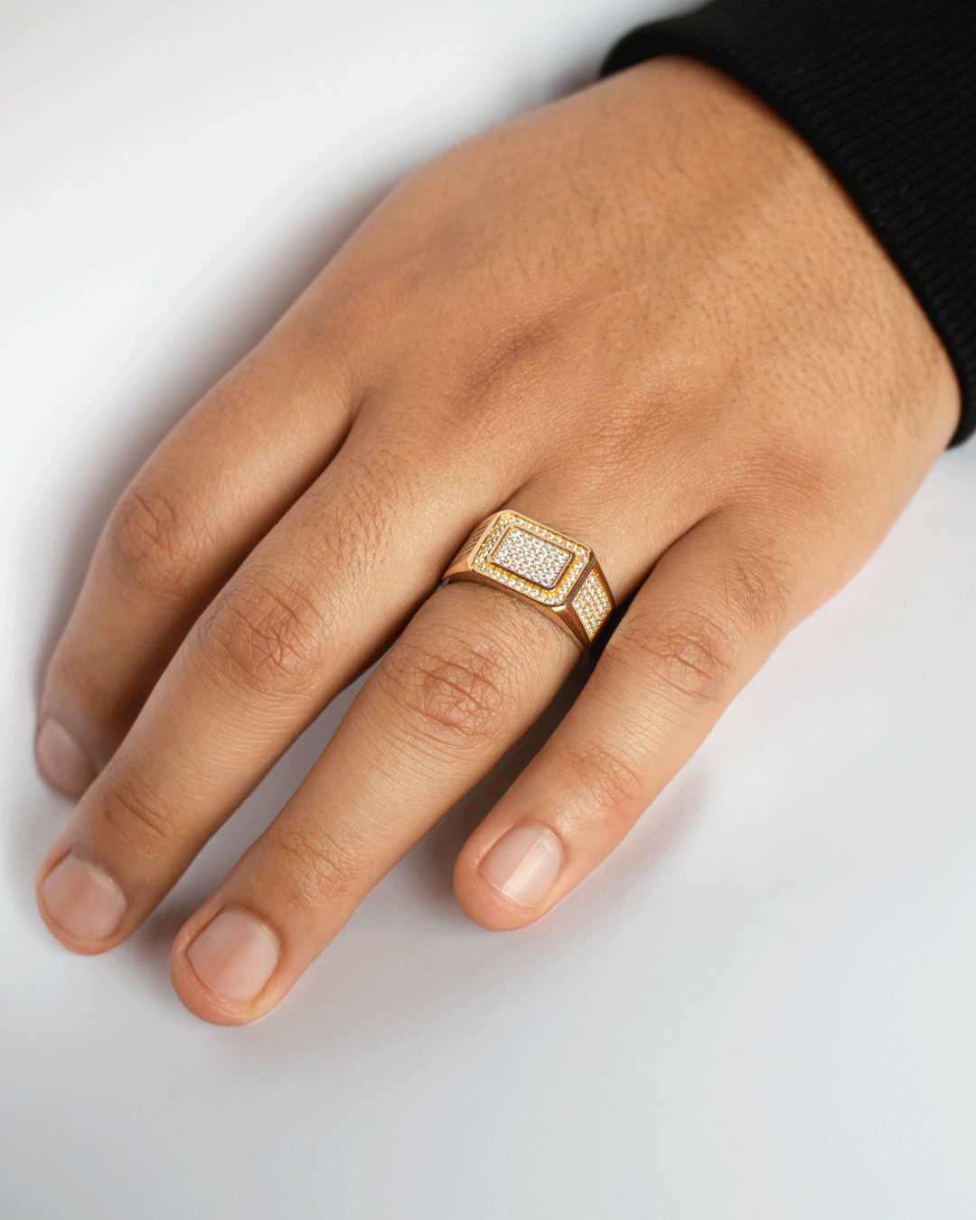 Anillo para Hombre con Zirconias Blancas