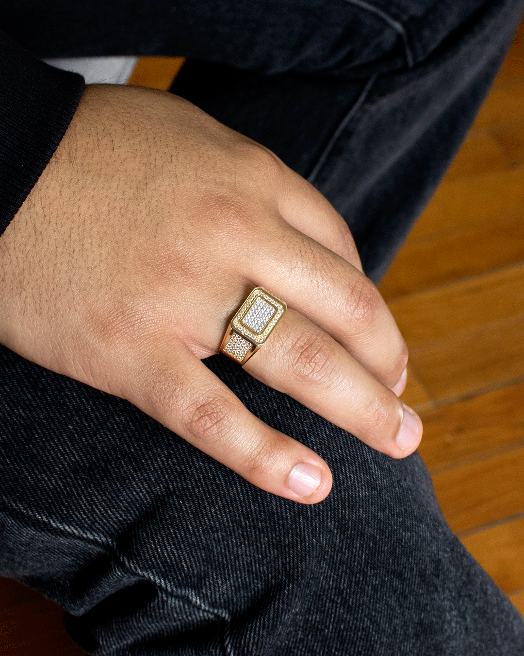 Anillo para Hombre con Zirconias Blancas