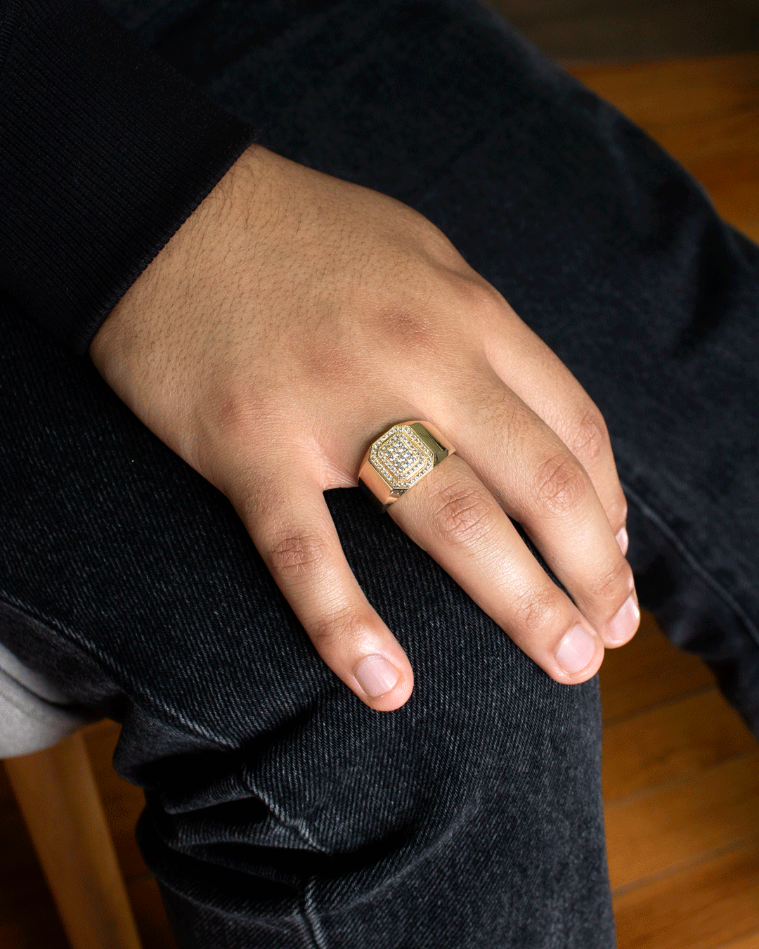 Anillo para Hombre con Zirconias Blancas