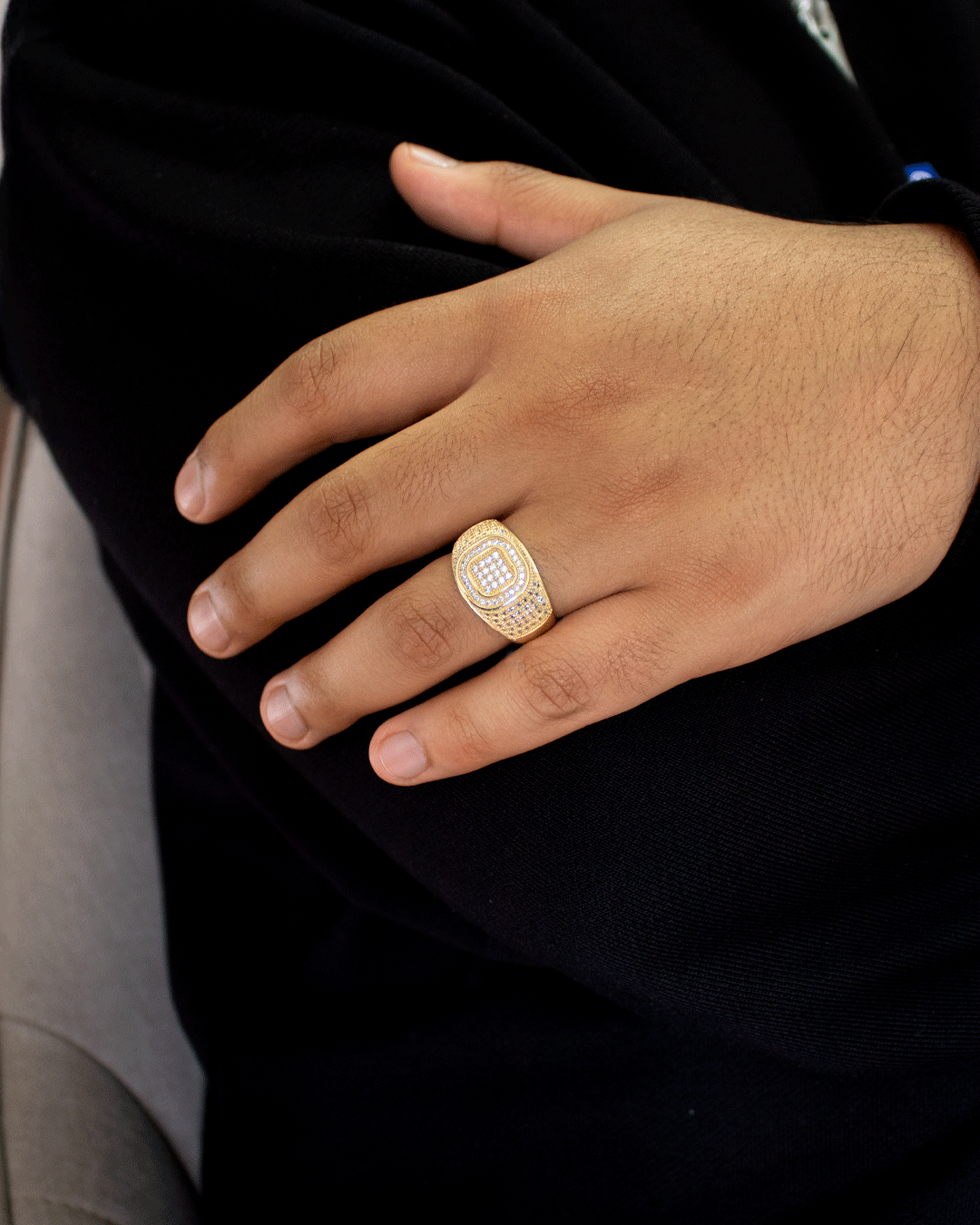 Anillo para Hombre con Zirconias Blancas