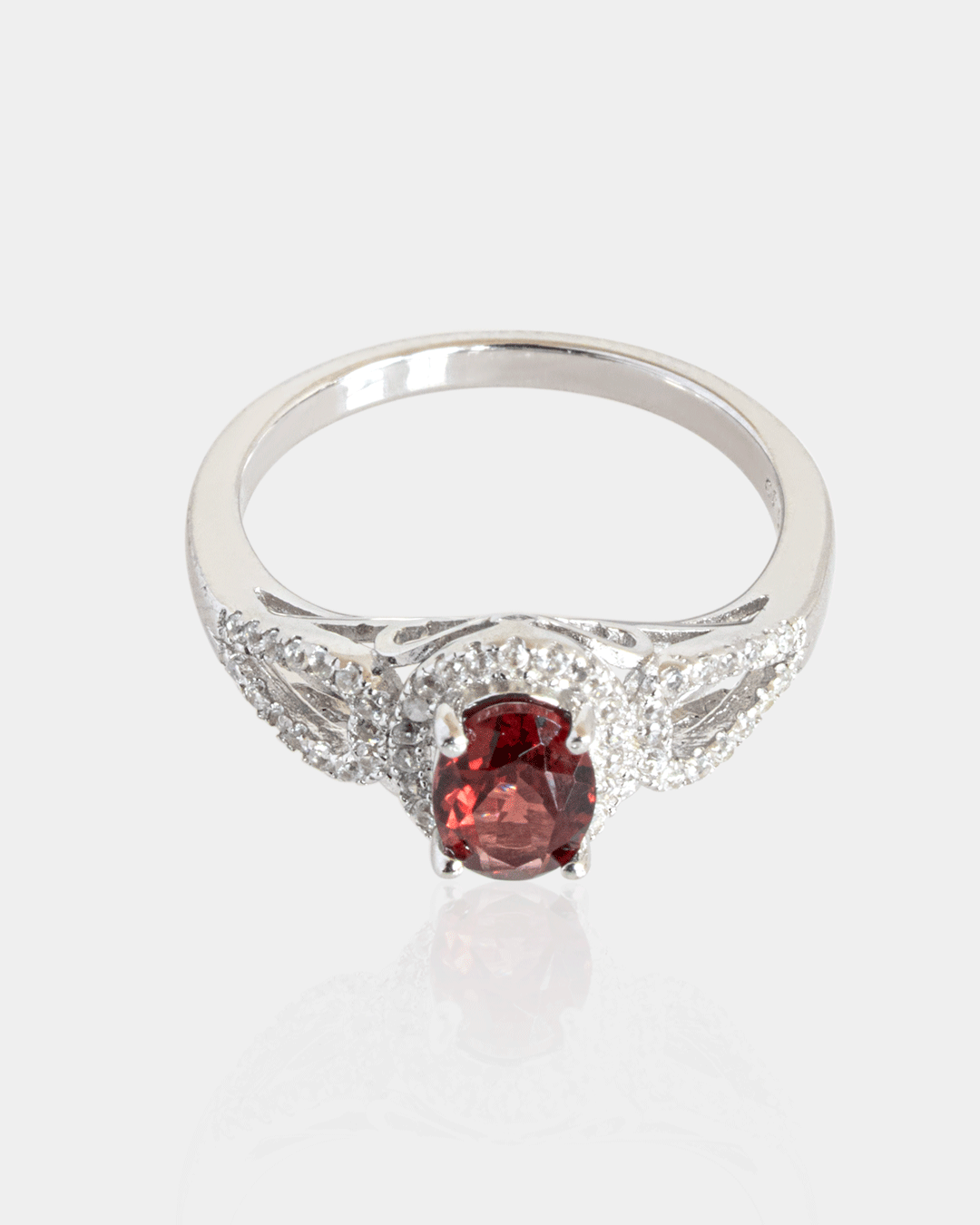 Anillo de Plata con Granate