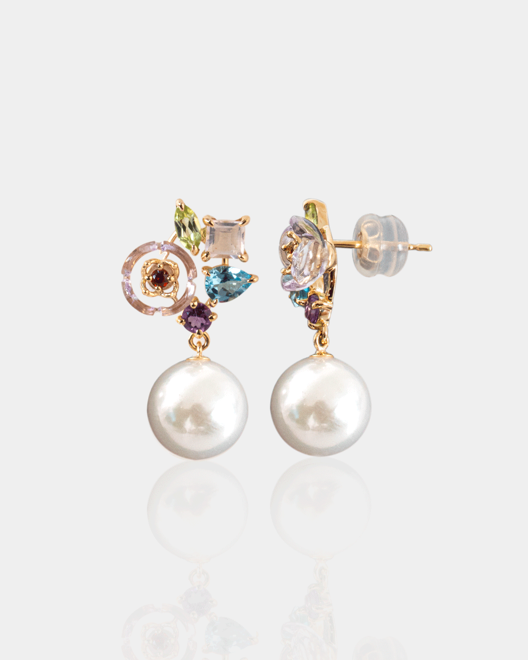 Broquel de Flor con Perla Blanca y Piedras Naturales