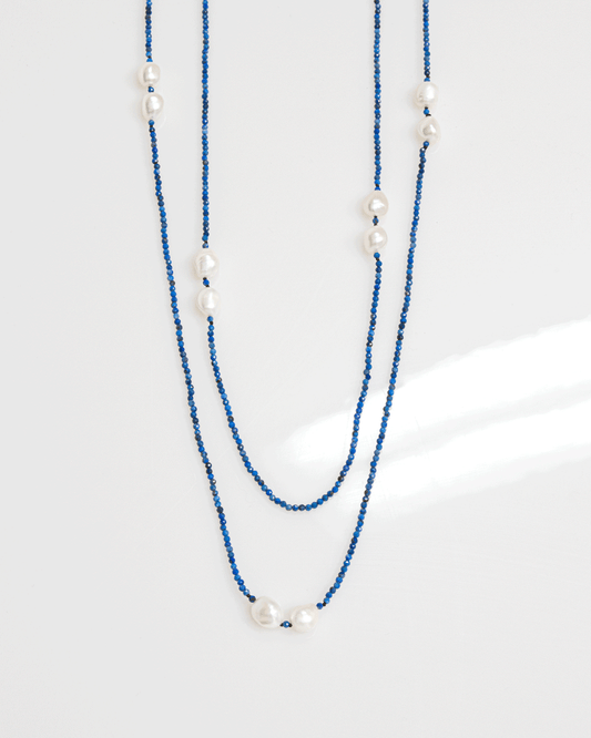 Collar Largo de Lapislázuli y Perlas Blancas