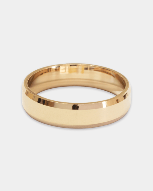 Argolla de Matrimonio Confort con Bisel de Oro Amarillo