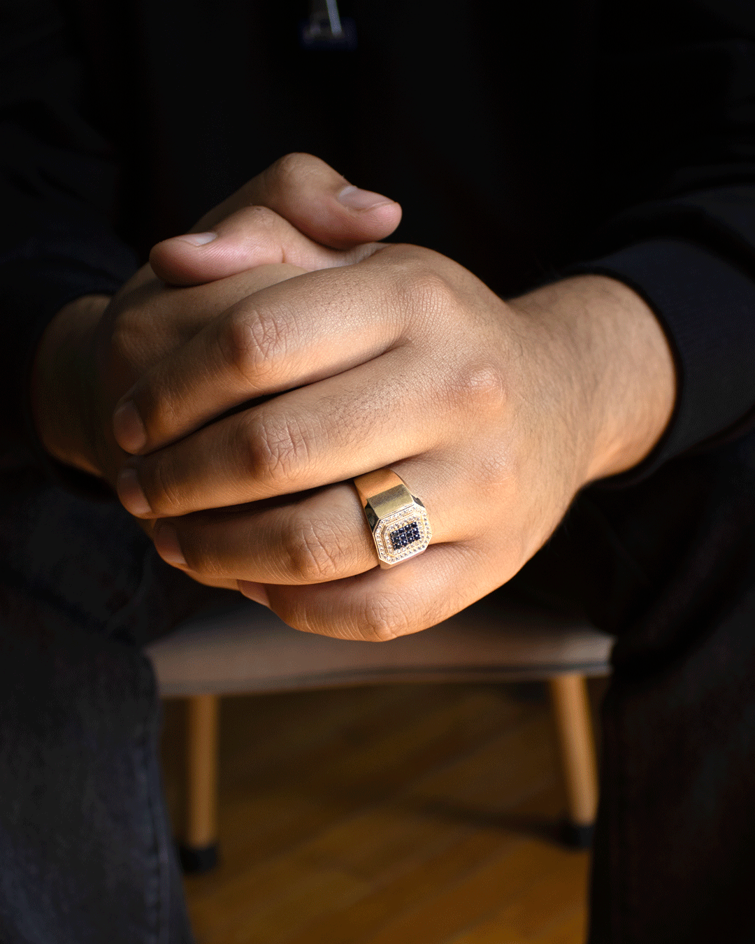 Anillo para Hombre con Zirconias Negras y Blancas