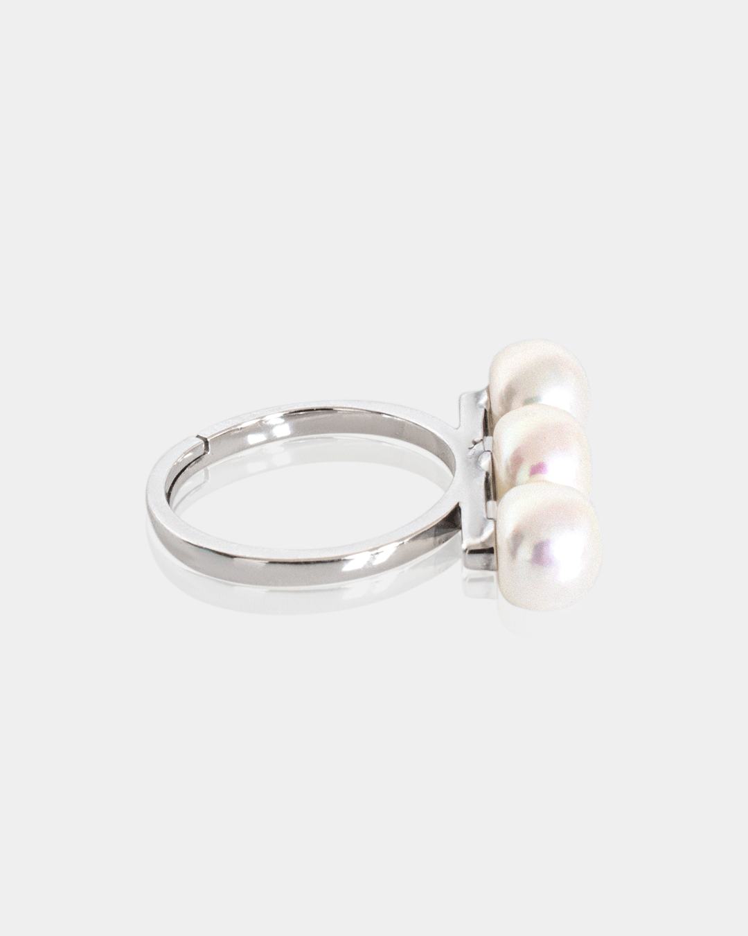 Anillo de Plata con Perlas Blancas
