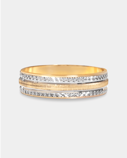 Argolla de Matrimonio en Oro Amarillo y Blanco con Grabado Geométrico