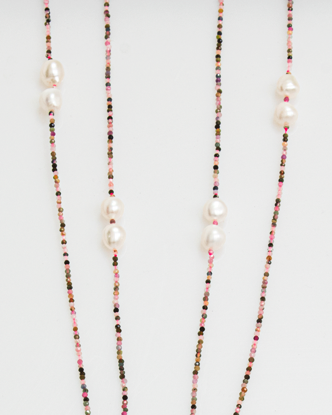 Collar Largo de Turmalina y Perlas Blancas