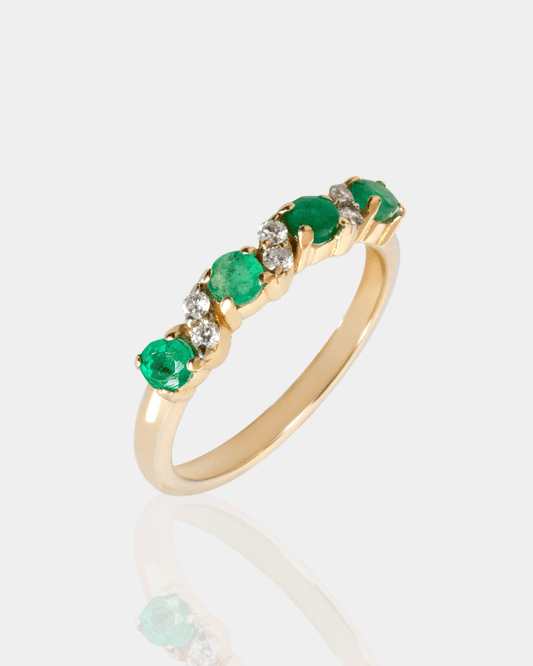 Anillo de Oro con Diamantes y Esmeraldas