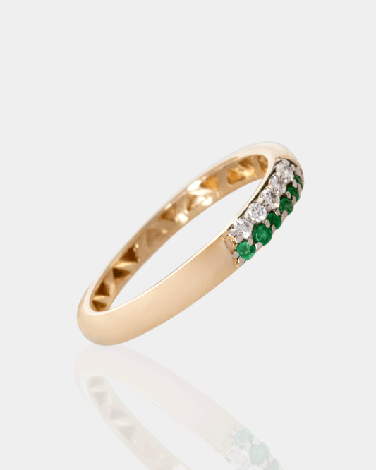 Anillo de Oro con Diamantes y Esmeraldas