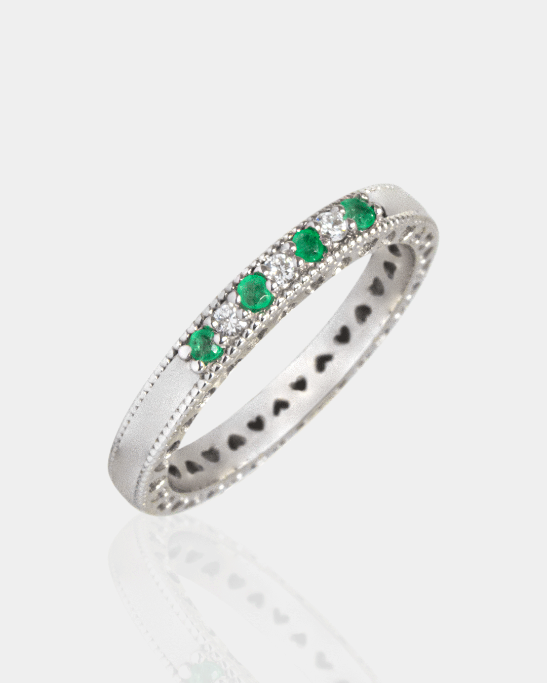 Anillo de Oro con Diamantes y Esmeralda