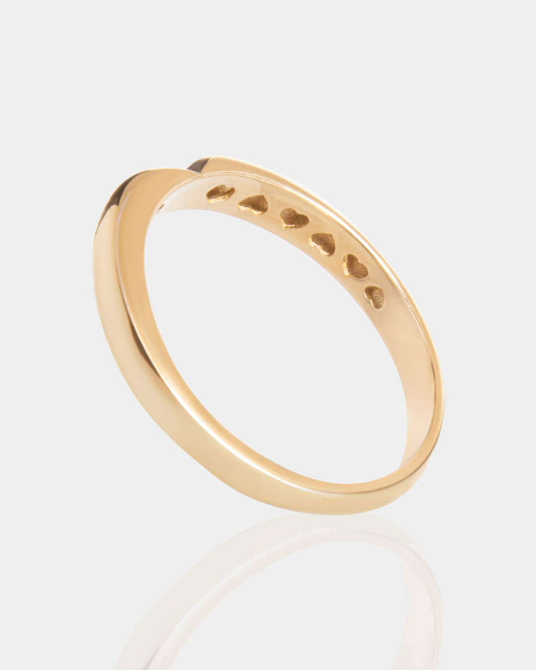 Anillo con Corazones de Oro y Diamante