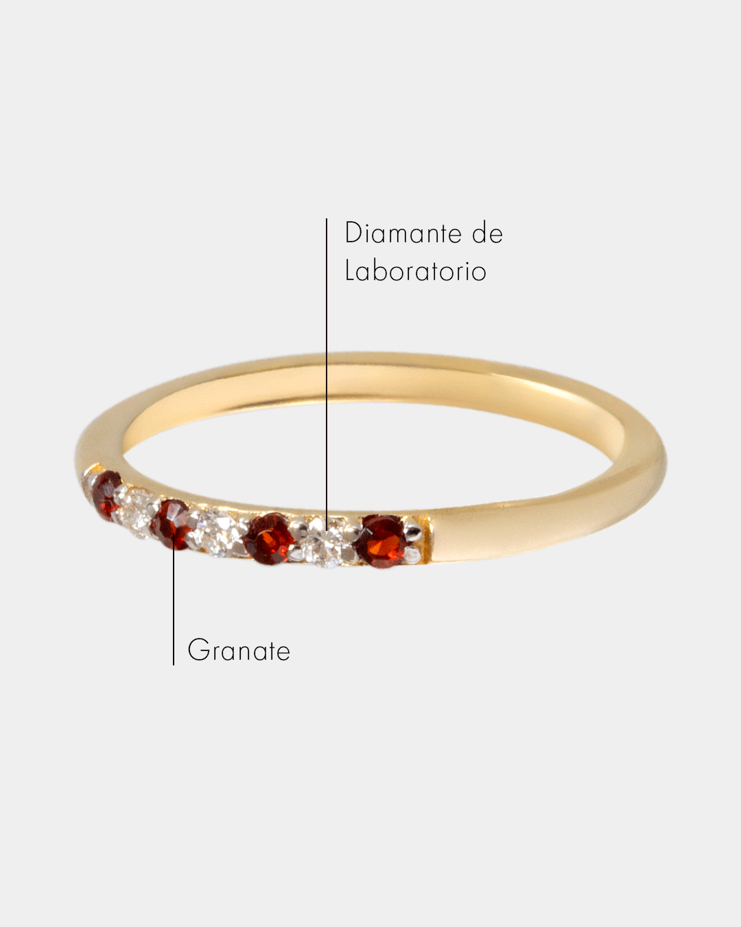 Anillo de Oro con Diamantes y Granate