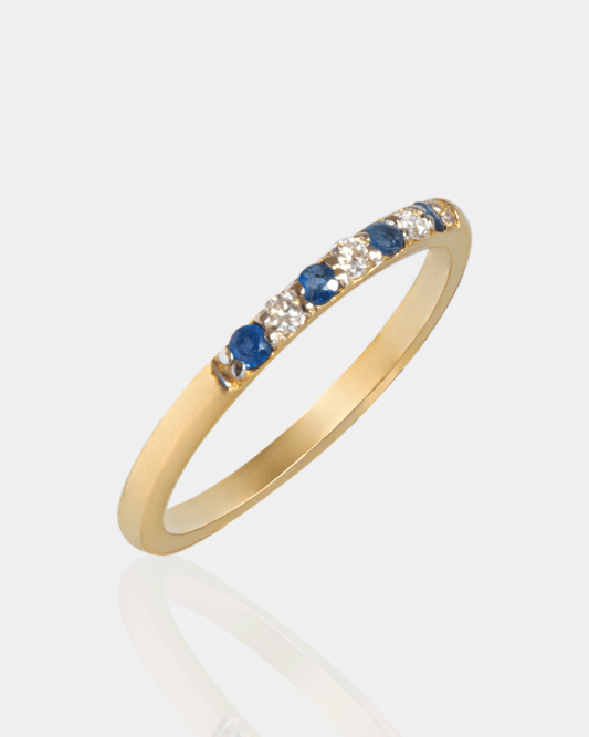 Anillo de Oro con Diamantes y Zafiro Azul