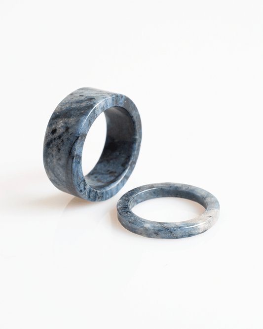 Anillo de Piedra Natural Sodalita Delgado