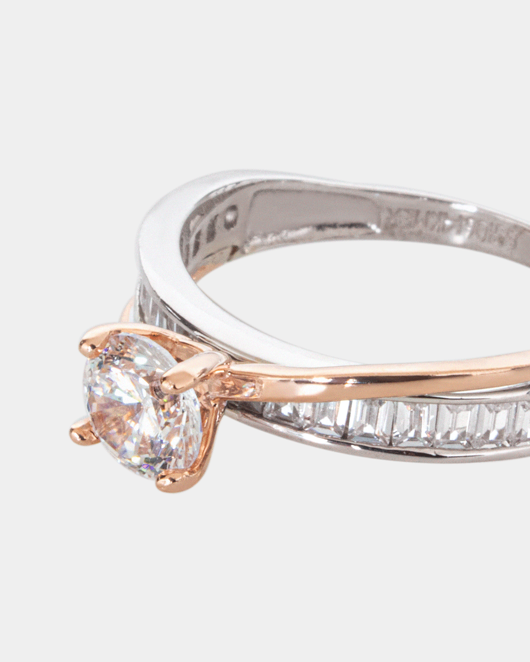 Anillo de Compromiso Blanco con Rosa