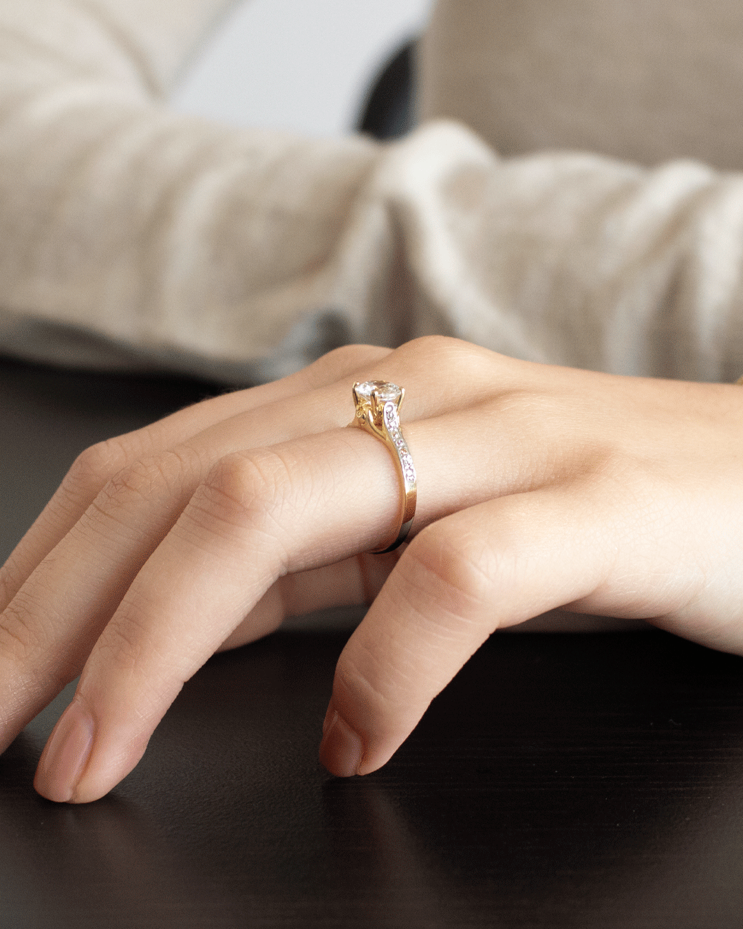 Anillo de Compromiso Moderno